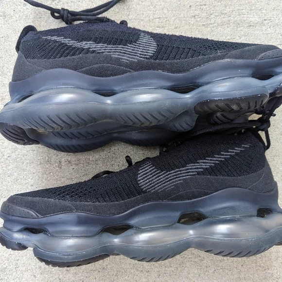 Nike Air Max Scorpion Flyknit Triple Black